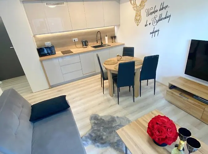 Szklarska - Zloty Jelen - Scisle Centrum - Sauna - Widok Na Gory アパート シクラルスカ・ポレンバ